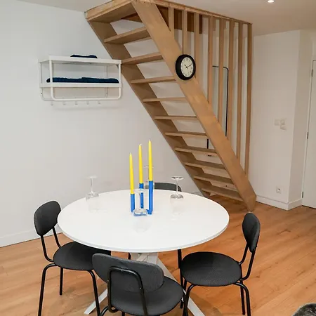 Modern 1br & 1lr 15-min Walk To Rabot Apartament