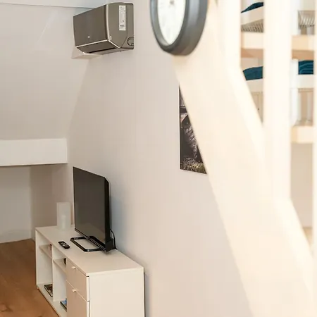 Modern 1br & 1lr 15-min Walk To Rabot * خنت